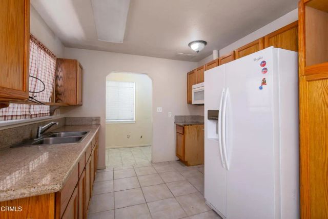 45027 Division Street, Lancaster, CA 93535