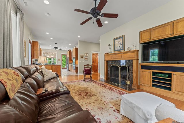 10426 Old Field Rd, St Francisville, LA 70775