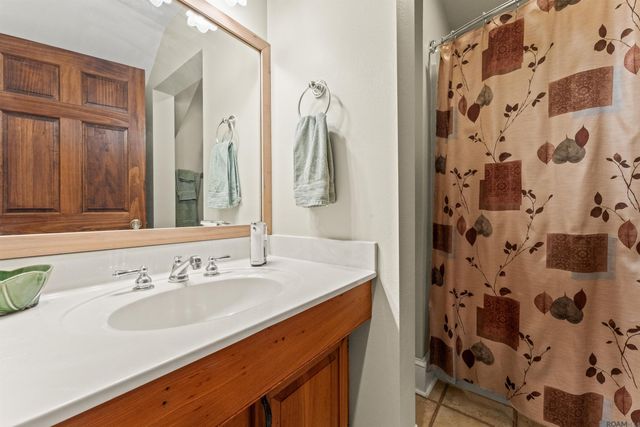 10426 Old Field Rd, St Francisville, LA 70775