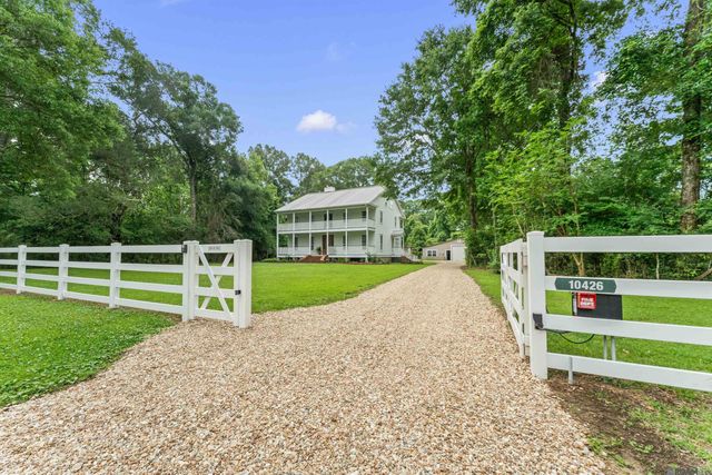 10426 Old Field Rd, St Francisville, LA 70775