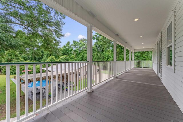 10426 Old Field Rd, St Francisville, LA 70775