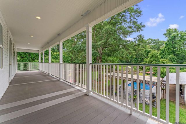 10426 Old Field Rd, St Francisville, LA 70775