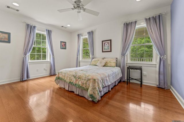 10426 Old Field Rd, St Francisville, LA 70775
