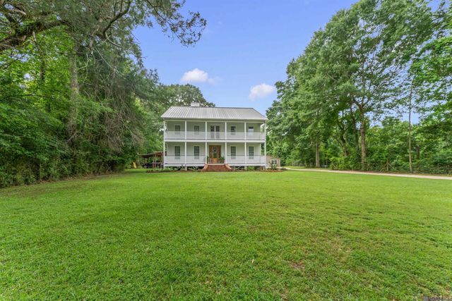 10426 Old Field Rd, St Francisville, LA 70775