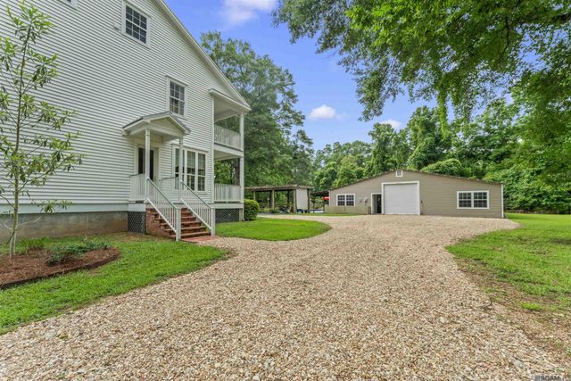 10426 Old Field Rd, St Francisville, LA 70775