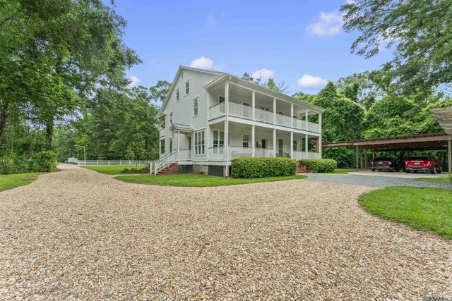 10426 Old Field Rd, St Francisville, LA 70775