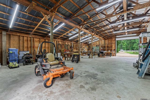 10426 Old Field Rd, St Francisville, LA 70775