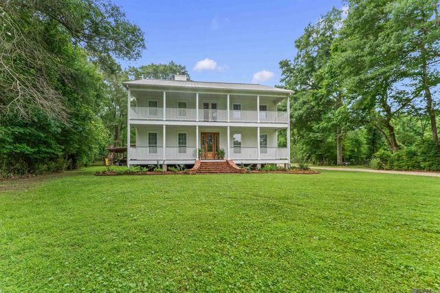 10426 Old Field Rd, St Francisville, LA 70775