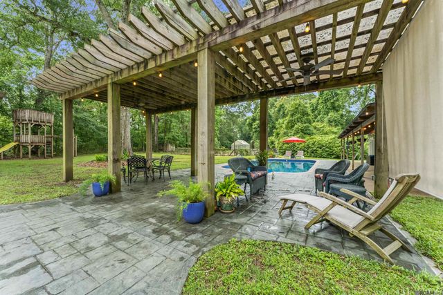 10426 Old Field Rd, St Francisville, LA 70775
