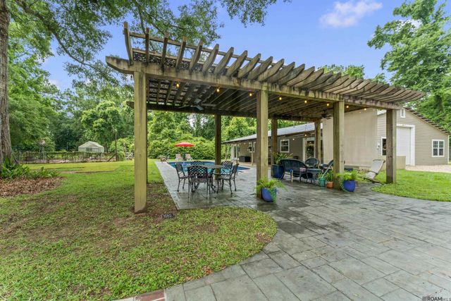 10426 Old Field Rd, St Francisville, LA 70775