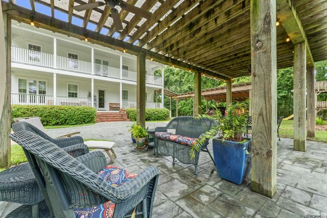 10426 Old Field Rd, St Francisville, LA 70775