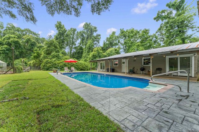 10426 Old Field Rd, St Francisville, LA 70775