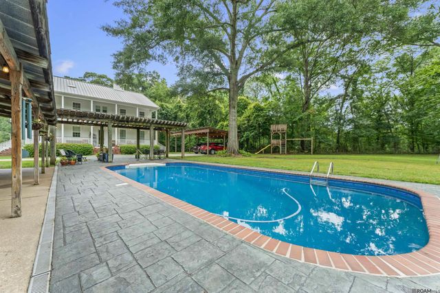 10426 Old Field Rd, St Francisville, LA 70775