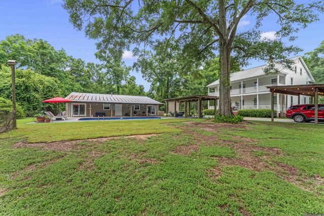 10426 Old Field Rd, St Francisville, LA 70775