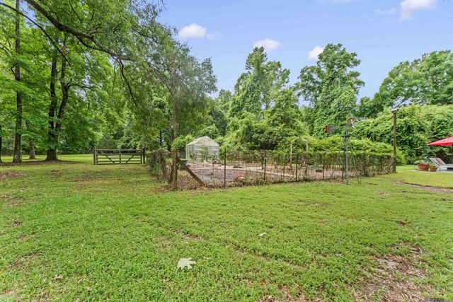 10426 Old Field Rd, St Francisville, LA 70775