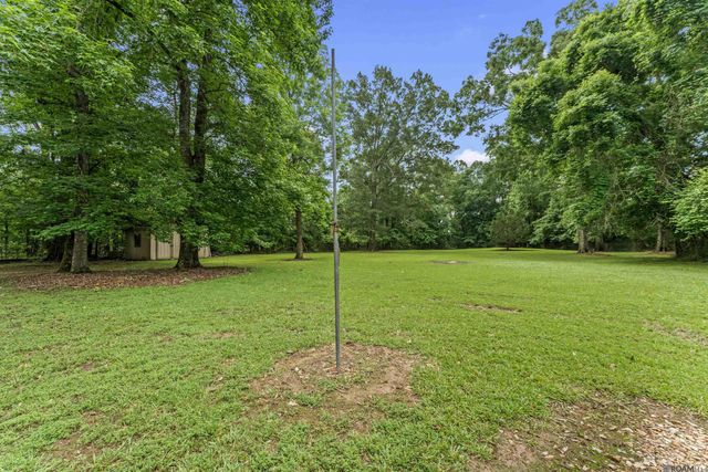 10426 Old Field Rd, St Francisville, LA 70775