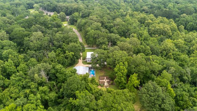 10426 Old Field Rd, St Francisville, LA 70775