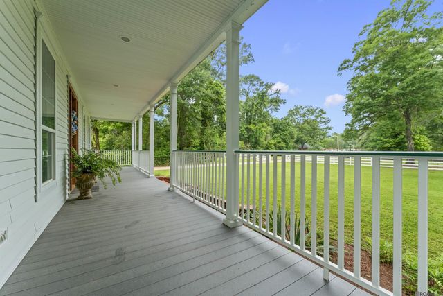 10426 Old Field Rd, St Francisville, LA 70775