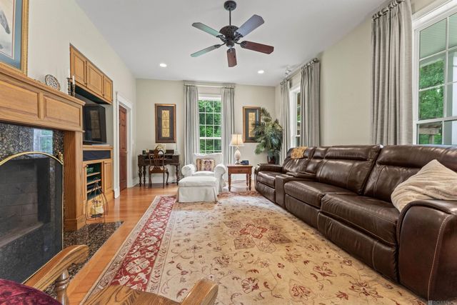 10426 Old Field Rd, St Francisville, LA 70775