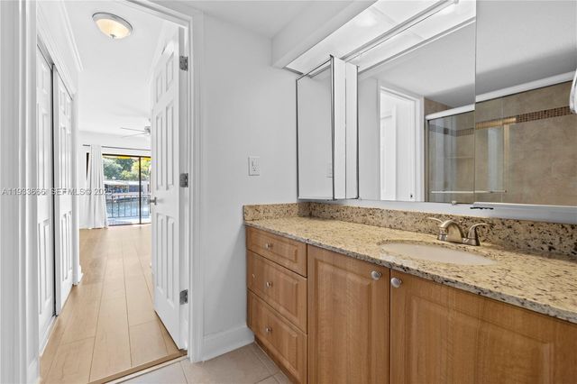 15518 Braemar Ct, Miami Lakes, FL 33014