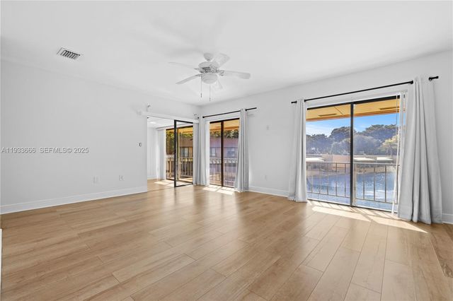 15518 Braemar Ct, Miami Lakes, FL 33014