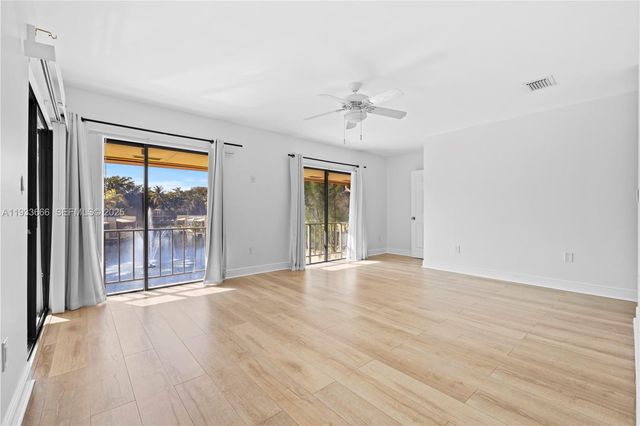 15518 Braemar Ct, Miami Lakes, FL 33014