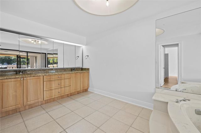 15518 Braemar Ct, Miami Lakes, FL 33014