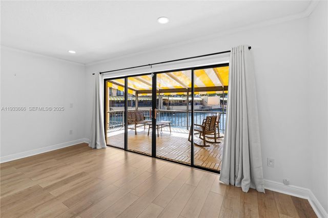 15518 Braemar Ct, Miami Lakes, FL 33014