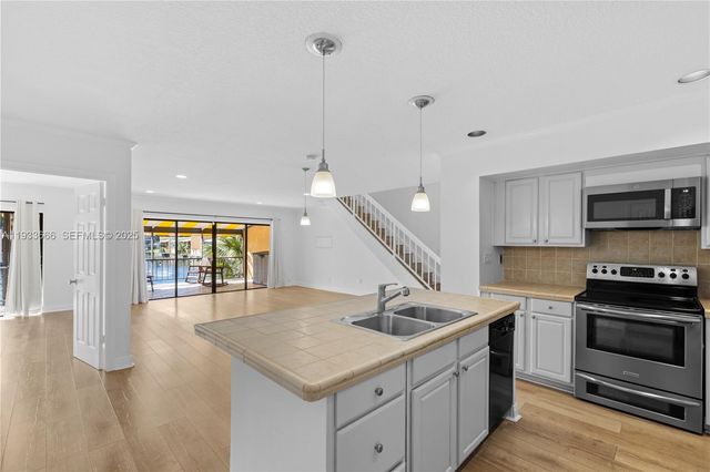 15518 Braemar Ct, Miami Lakes, FL 33014