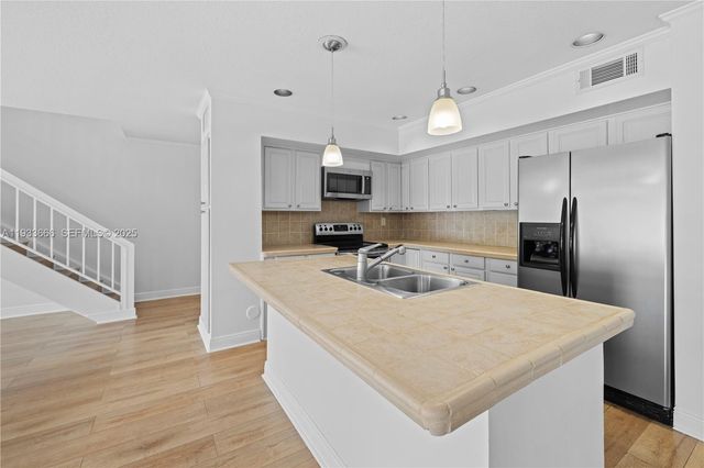 15518 Braemar Ct, Miami Lakes, FL 33014