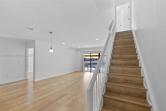 15518 Braemar Ct, Miami Lakes, FL 33014