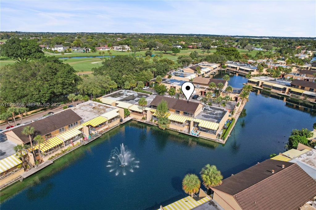 15518 Braemar Ct, Miami Lakes, FL 33014