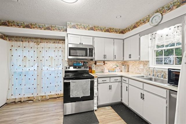 301 SE Alice Street, Blue Springs, MO 64014