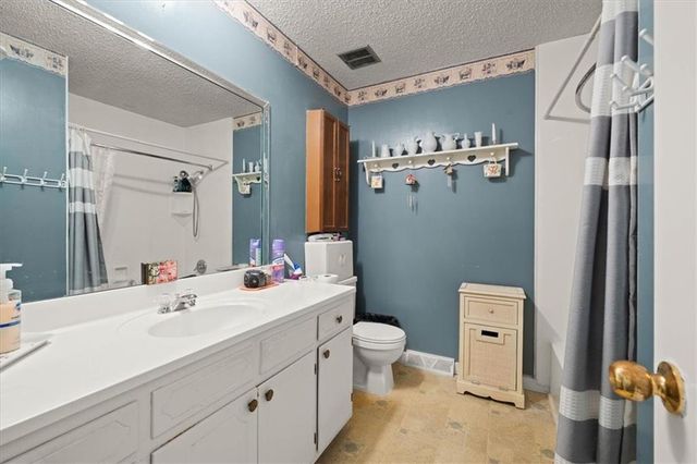 301 SE Alice Street, Blue Springs, MO 64014