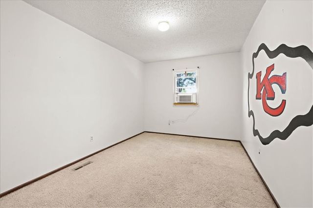 301 SE Alice Street, Blue Springs, MO 64014