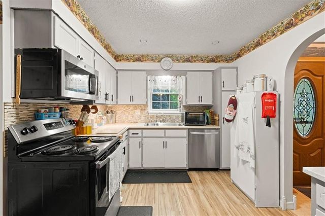 301 SE Alice Street, Blue Springs, MO 64014