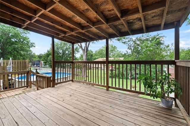 301 SE Alice Street, Blue Springs, MO 64014