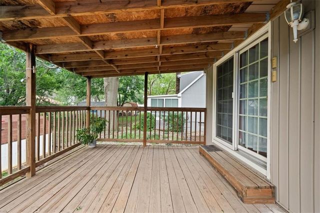 301 SE Alice Street, Blue Springs, MO 64014