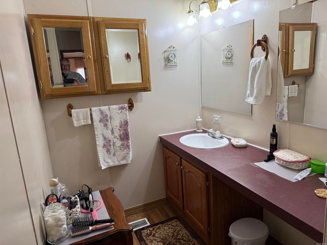 39 Lakeview Drive, Greers Ferry, AR 72067