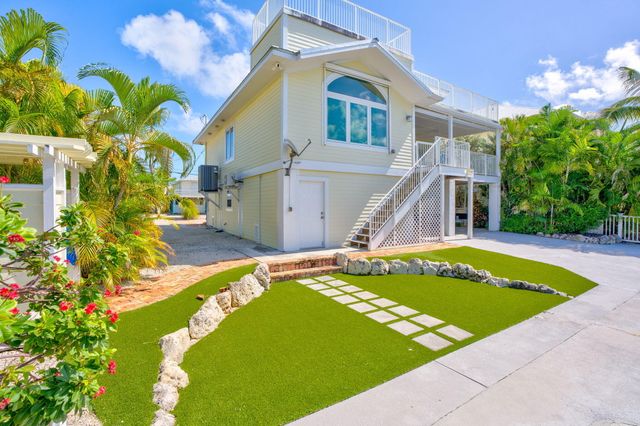 948 Gulf Drive, Summerland Key, FL 33042