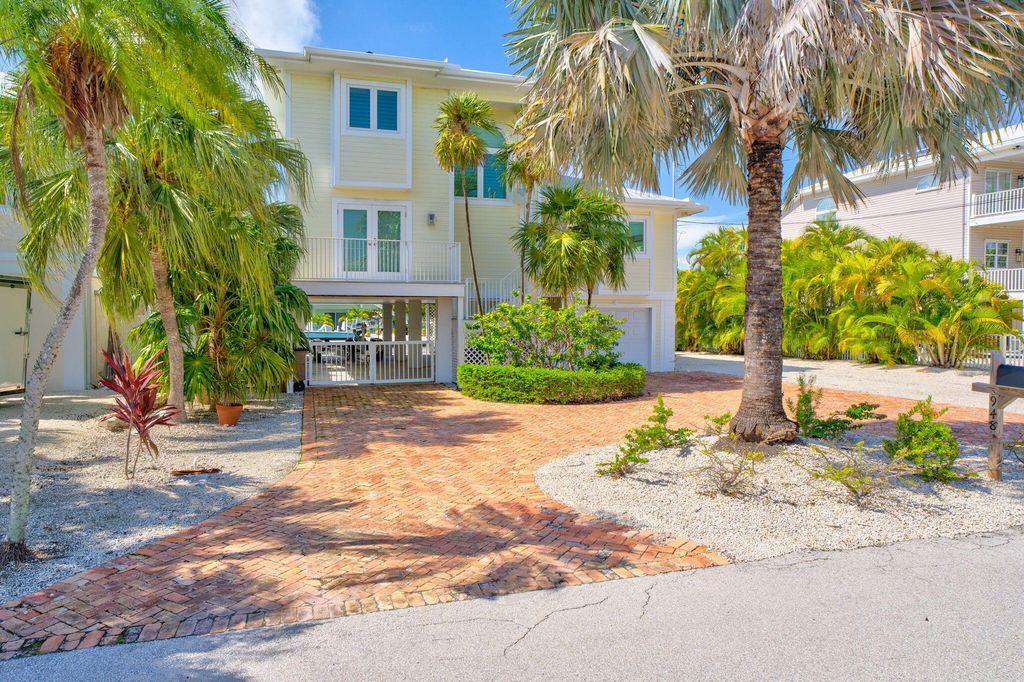 948 Gulf Drive, Summerland Key, FL 33042