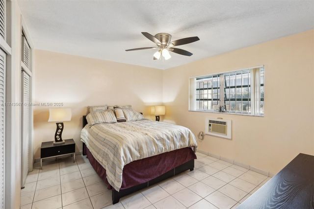 17090 NE 14th Ave 205, Miami, FL 33162