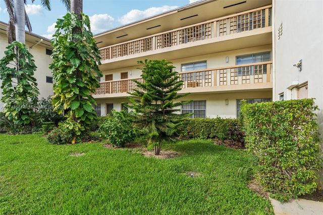 17090 NE 14th Ave 205, Miami, FL 33162