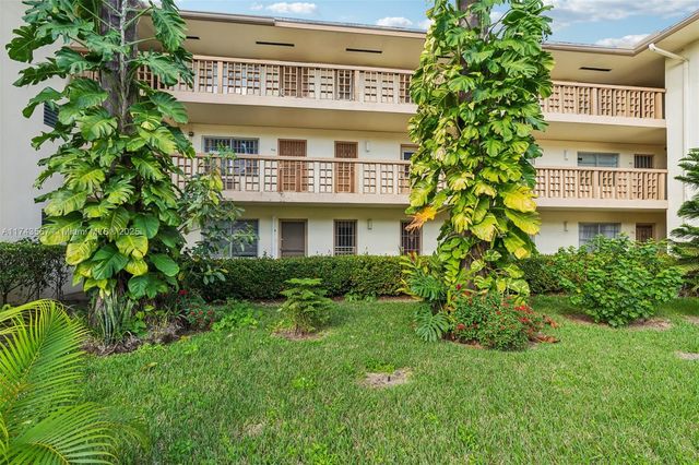 17090 NE 14th Ave 205, Miami, FL 33162