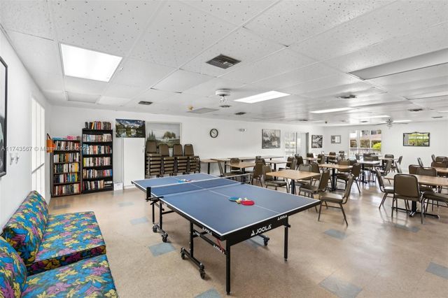 17090 NE 14th Ave 205, Miami, FL 33162