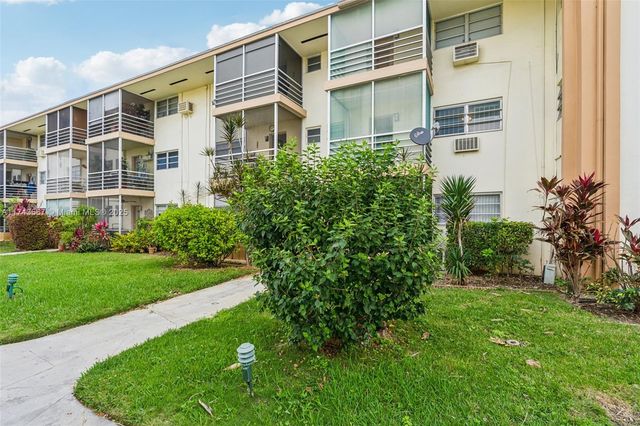 17090 NE 14th Ave 205, Miami, FL 33162