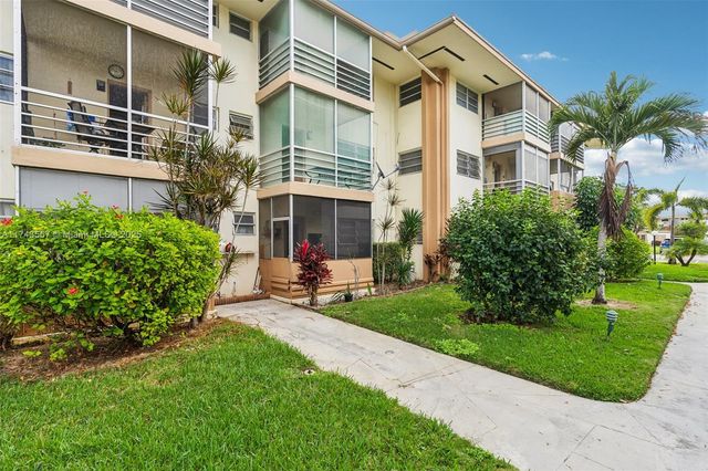 17090 NE 14th Ave 205, Miami, FL 33162