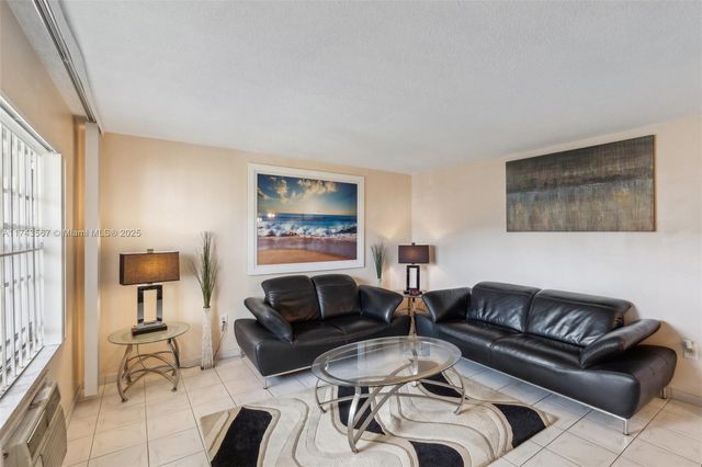 17090 NE 14th Ave 205, Miami, FL 33162