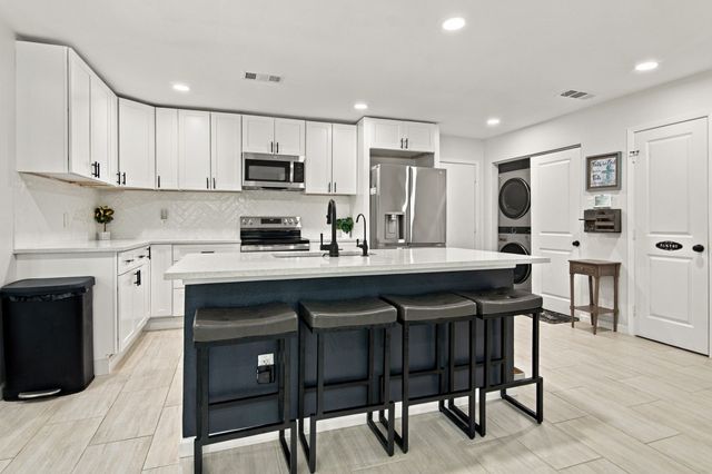 6401 Simmons Road, North Richland Hills, TX 76182