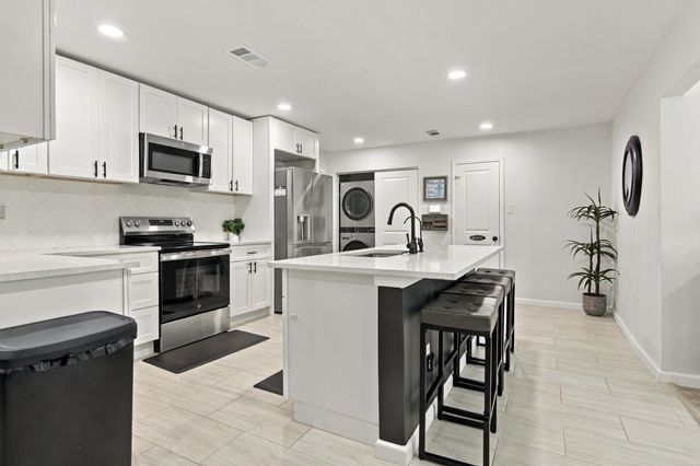 6401 Simmons Road, North Richland Hills, TX 76182